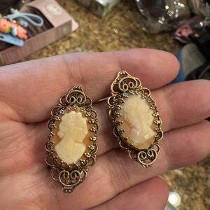 vintage Florenza cameo clip on earrings